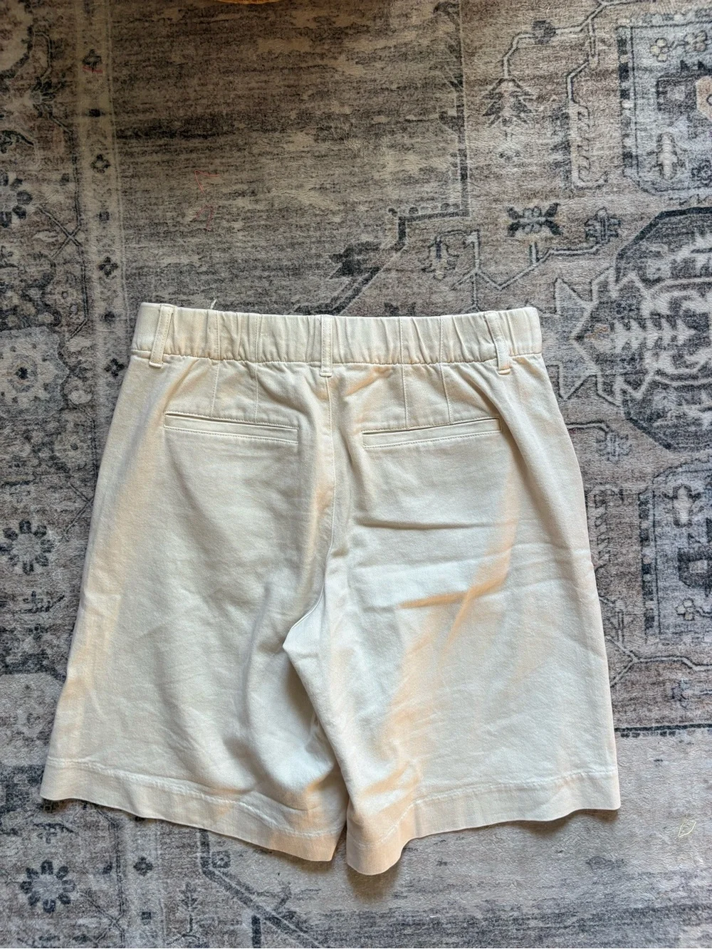 American eagle Stretch Low-Rise Baggy Bermuda Shorts size 6 light tan